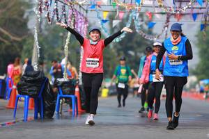 BIB: 450, 40522
                            <button type="button" onclick="openModal(9905584)" class="btn btn-primary btn-sm float-right btn-popup" data-toggle="modal" data-target=".modal-high-quality">
                        <i class="fas fa-shopping-cart"></i> Add to Cart
                    </button>
                                            <button type="button" onclick="isThisMe(9905584, true)" class="btn btn-success btn-sm float-right btn-popup btn-isme hidden" data-toggle="tooltip" data-placement="bottom" title="นี่คือรูปของคุณใช่ไหม คลิกที่นี่เพื่อเอาเข้าอัลบั้ม">
                        <i class="fas fa-plus"></i> Add to album
                    </button>
                    <button type="button" onclick="isThisMe(9905584, false)" class="btn btn-warning btn-sm float-right btn-popup btn-isnotme hidden">
                        <i class="fas fa-ban"></i> Remove from album
                    </button>